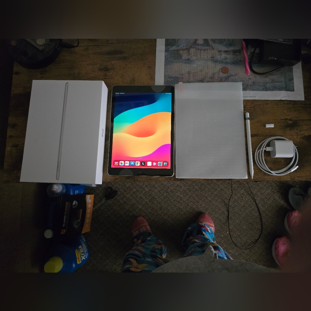 Ipad 9th Generation Bundle- 64gb